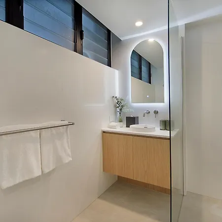 The Shores Surfers Paradise Apartments Gold Coast Room photo