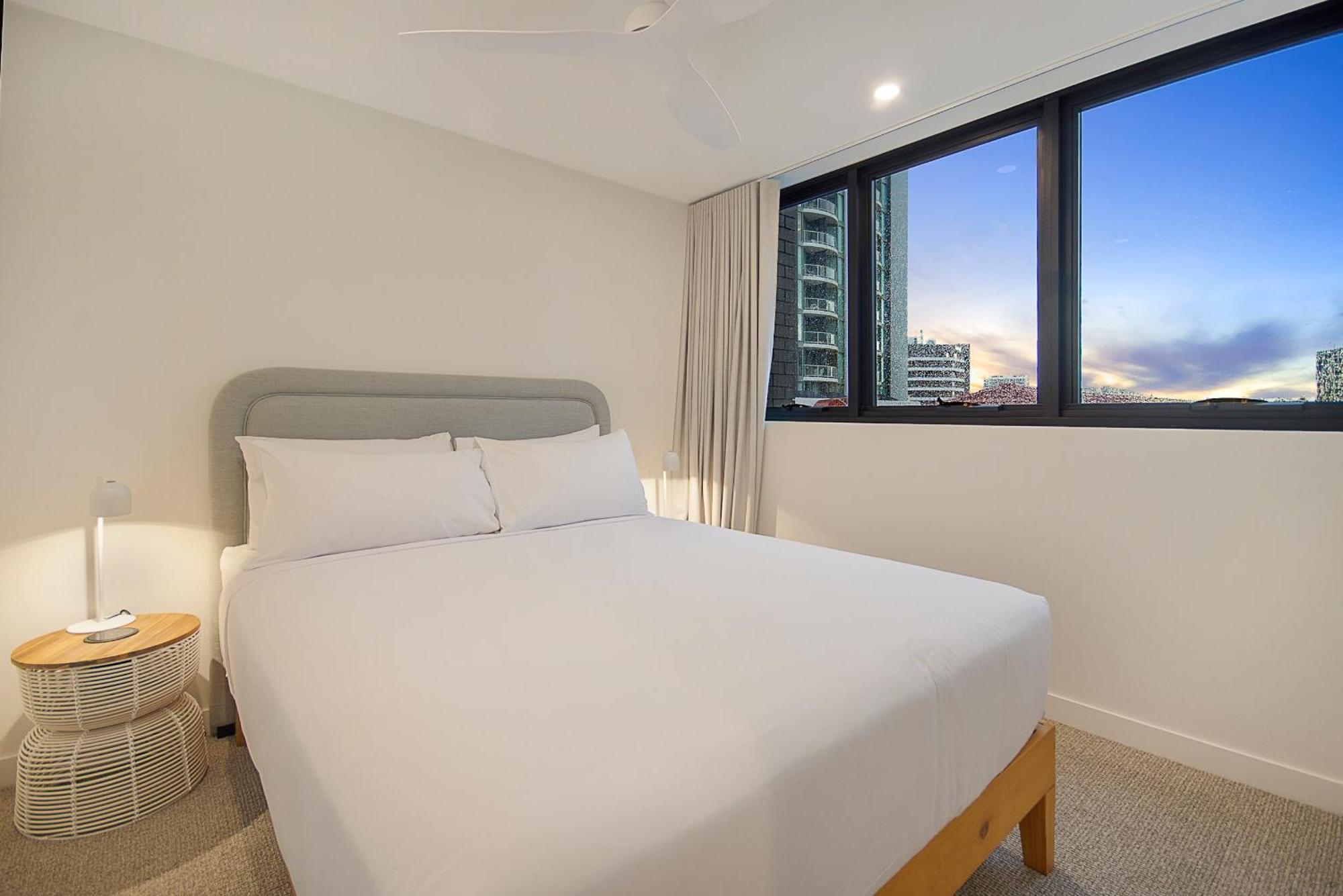 The Shores Surfers Paradise Apartment