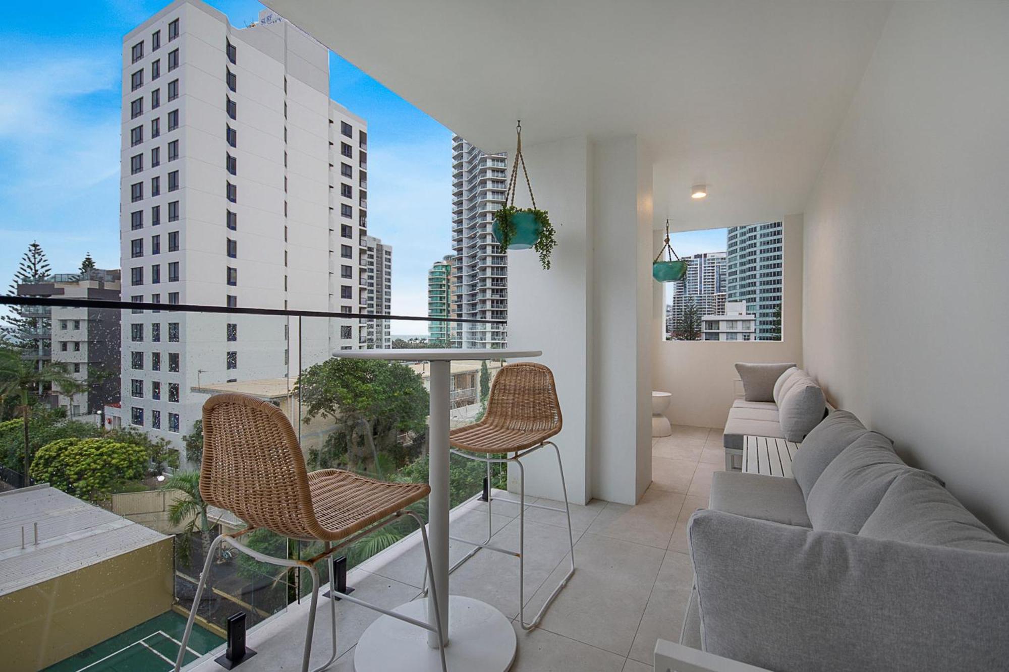 The Shores Surfers Paradise * Gold Coast