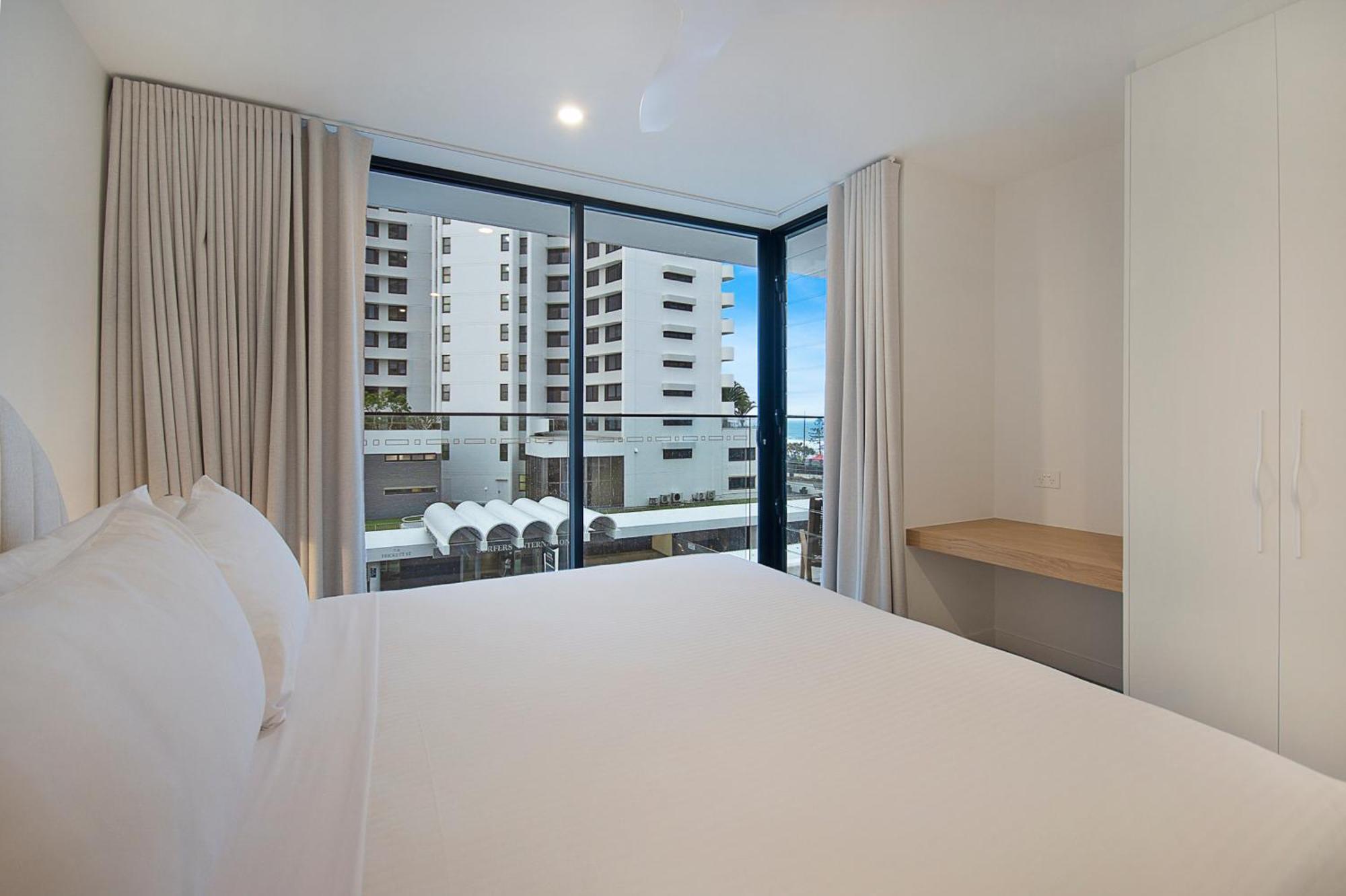 The Shores Surfers Paradise Apartment