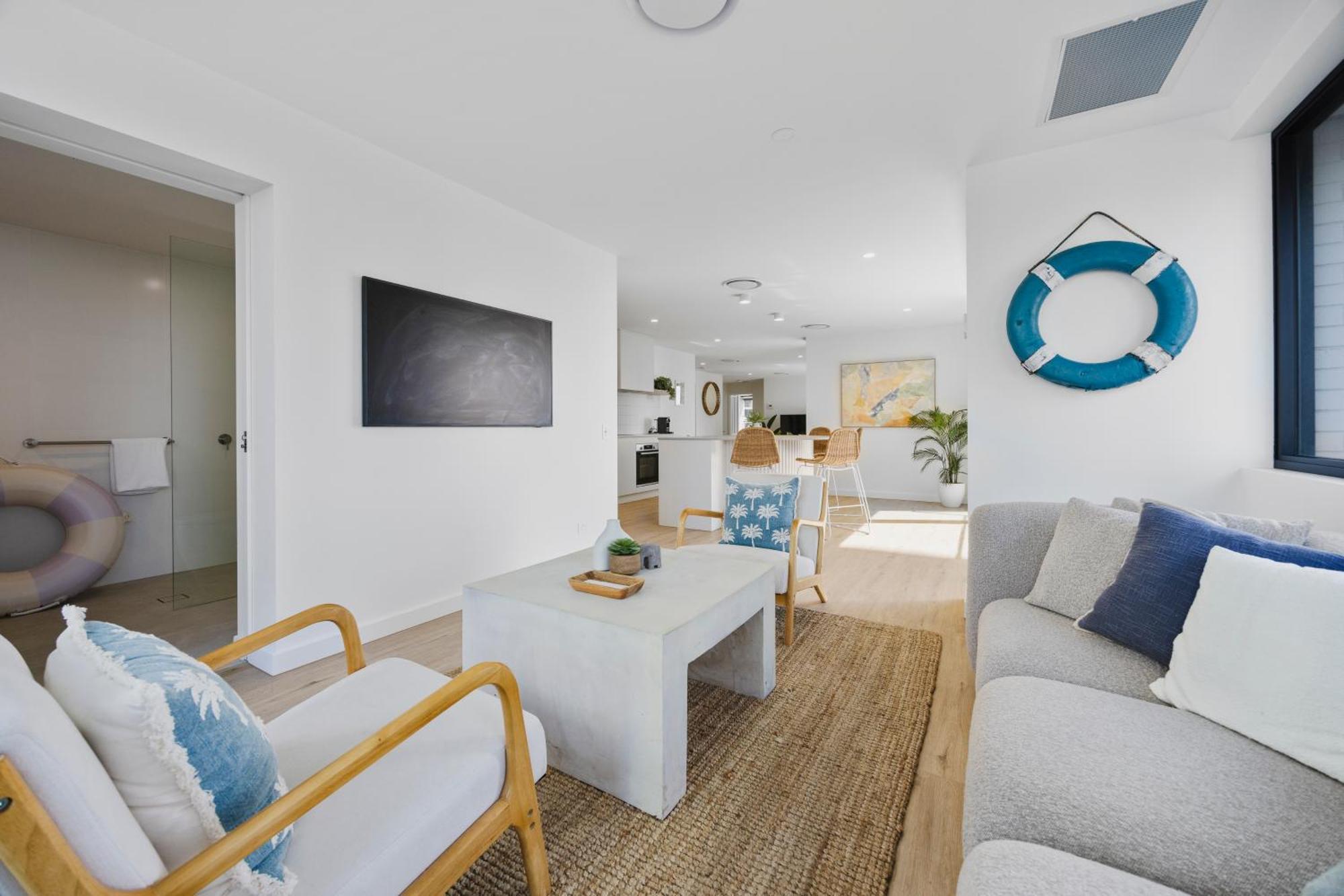 The Shores Surfers Paradise Apartment
