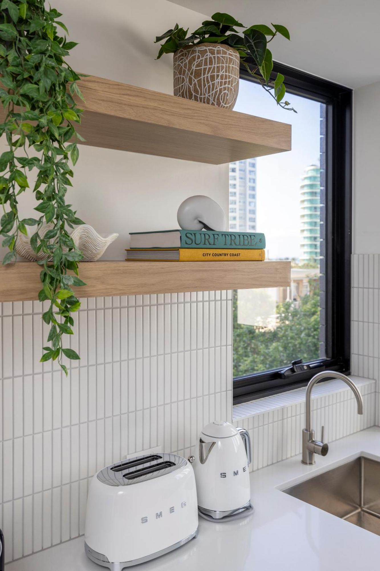 The Shores Surfers Paradise Apartment