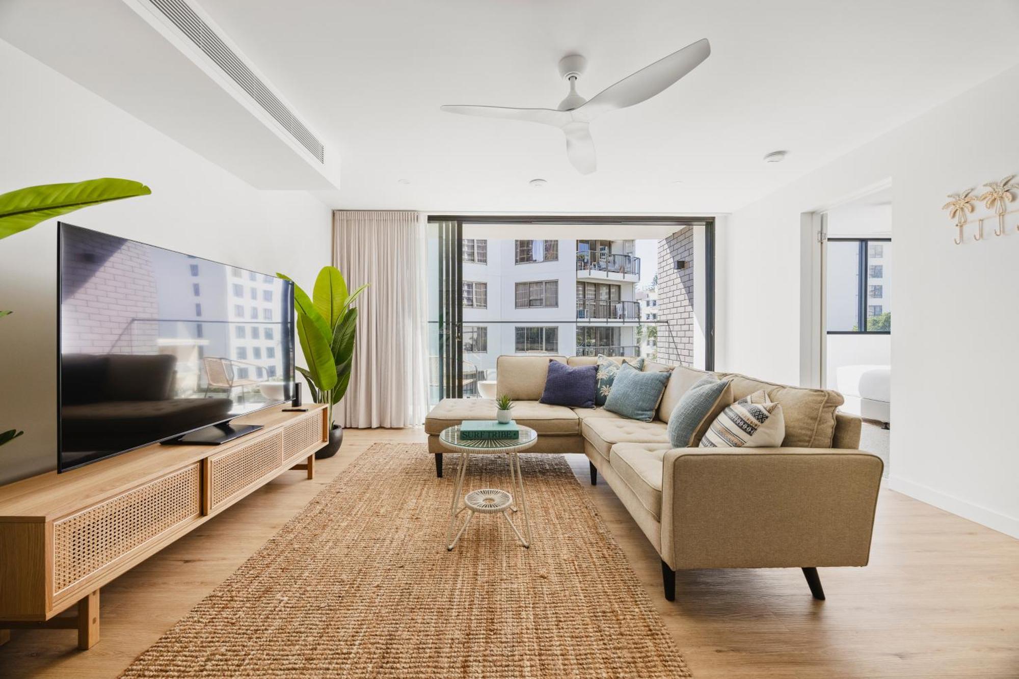 The Shores Surfers Paradise Apartment *