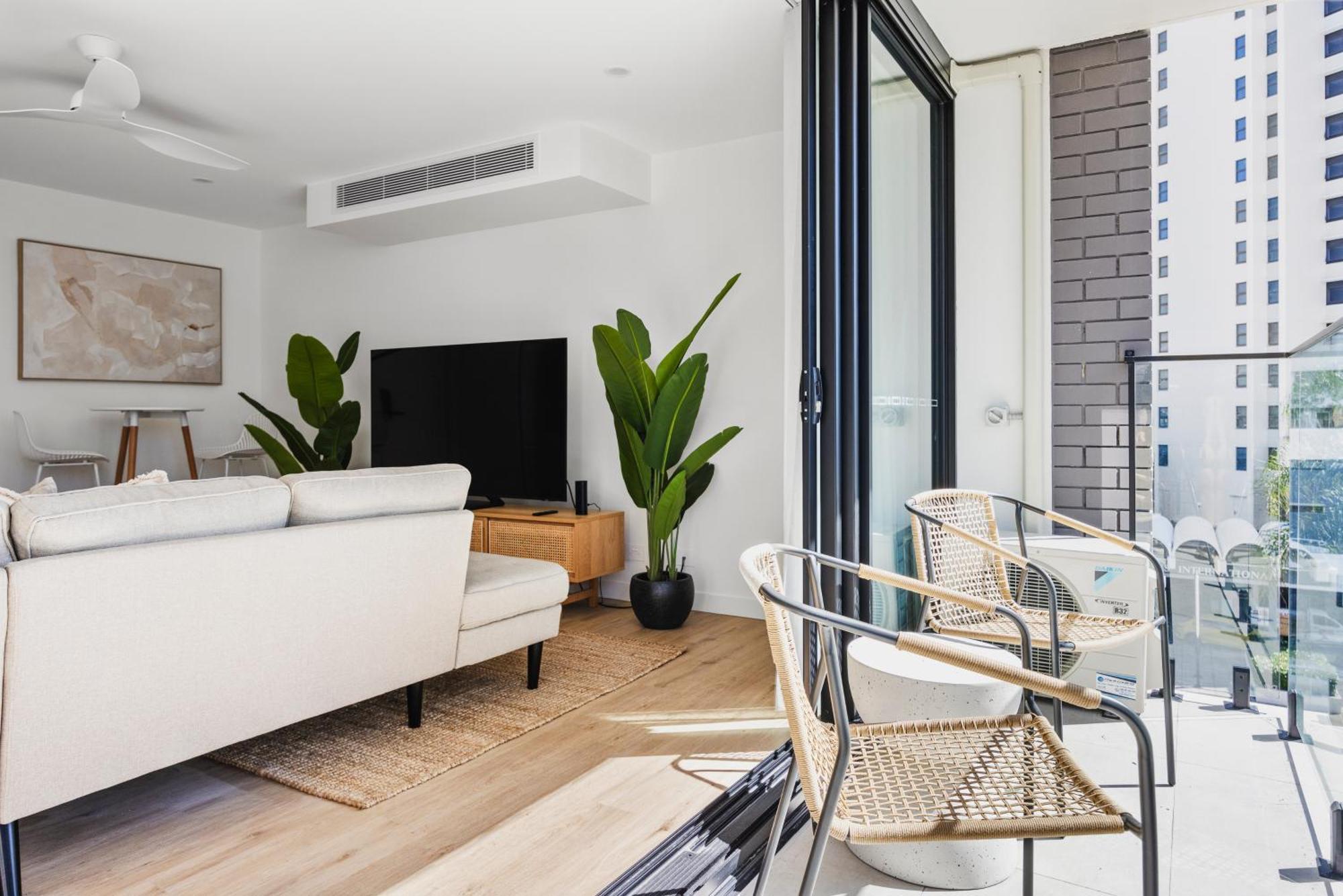 The Shores Surfers Paradise * Gold Coast